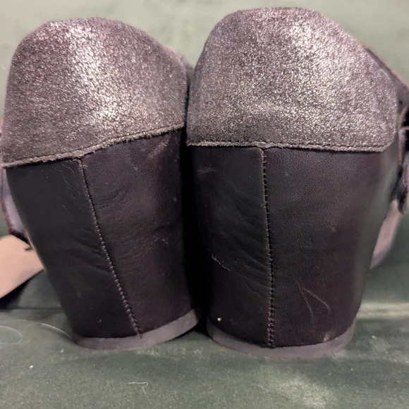 Elegant OTBT Metallic Mary Jane Wedges Size 8 - Picture 3 of 6
